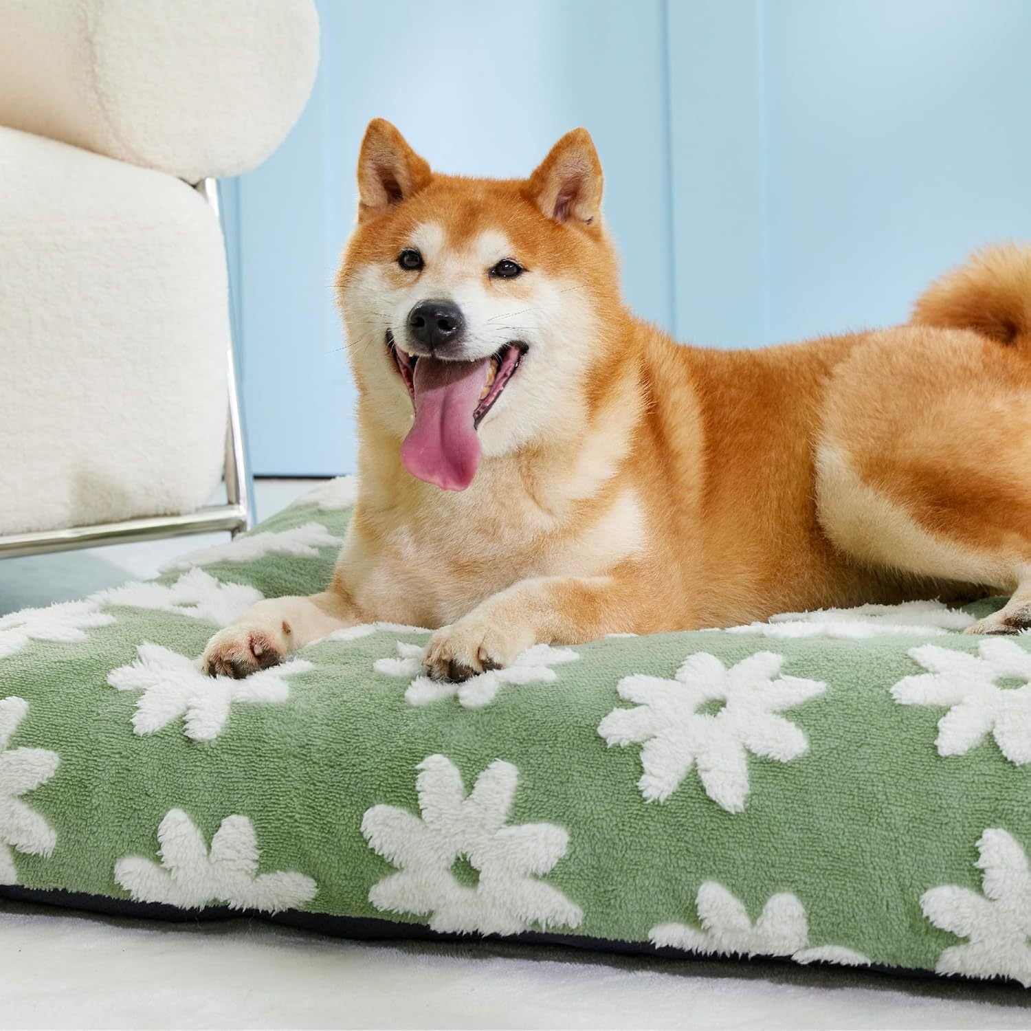 Dog Beds Large Sized Dog Thick Shredded Chopped Foam Pet Bed Dog Bed Indoor With Removable Cover Cute Modern Fuzzy Plush  Anti Slip Bottom